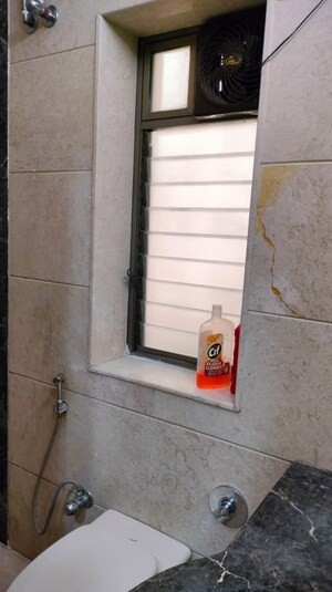 Bathroom in 2 BHK Apartment at Kalpataru Towers, Kandivali East – for Rent