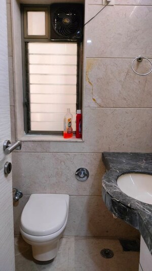 Bathroom in 2 BHK Apartment at Kalpataru Towers, Kandivali East – for Rent