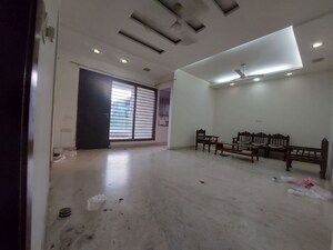 Room in 2 BHK Builder Floor at Sector 46 – for Rent