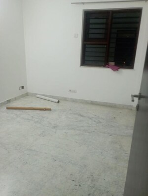 Room in 2 BHK Builder Floor at Sector 46 – for Rent