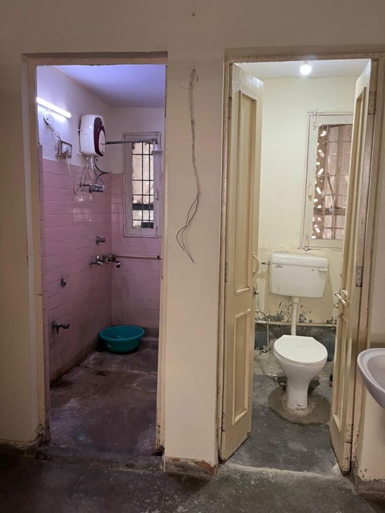 Bathroom, golden-valley-roza-jalalpur 2 Bedroom 1100 Sq.Ft. Apartment In Roza Jalalpur Greater Noida 10167521