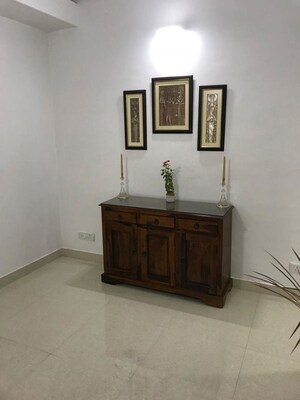 Room in 1 BHK Apartment at Green Park – for Rent