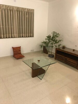 Room in 1 BHK Apartment at Green Park – for Rent