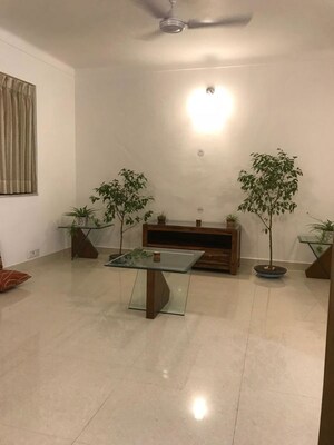 Room in 1 BHK Apartment at Green Park – for Rent