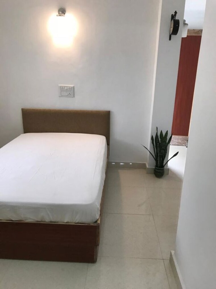 Bedroom, green park 1 Bedroom 500 Sq.Ft. Apartment In Green Park Delhi 10167560