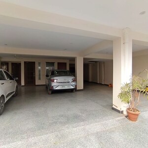Parking in 2 BHK Builder Floor at Sector 46 – for Rent