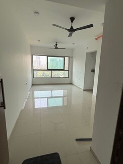 2 BHK Apartment For Rent in Kalpataru Immensa