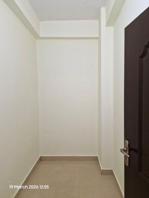 Room in 2 BHK Apartment at Crystal View Apartment, Faizabad Road – for Rent