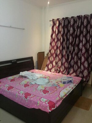 Bedroom in 3 BHK Builder Floor at Sector 46 – for Rent