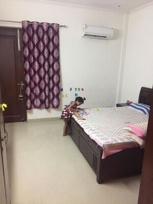 Bedroom in 3 BHK Builder Floor at Sector 46 – for Rent