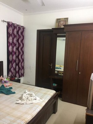 Bedroom in 3 BHK Builder Floor at Sector 46 – for Rent