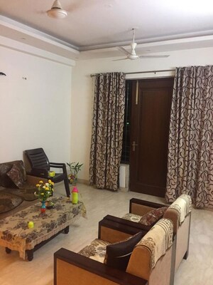Living Room in 3 BHK Builder Floor at Sector 46 – for Rent
