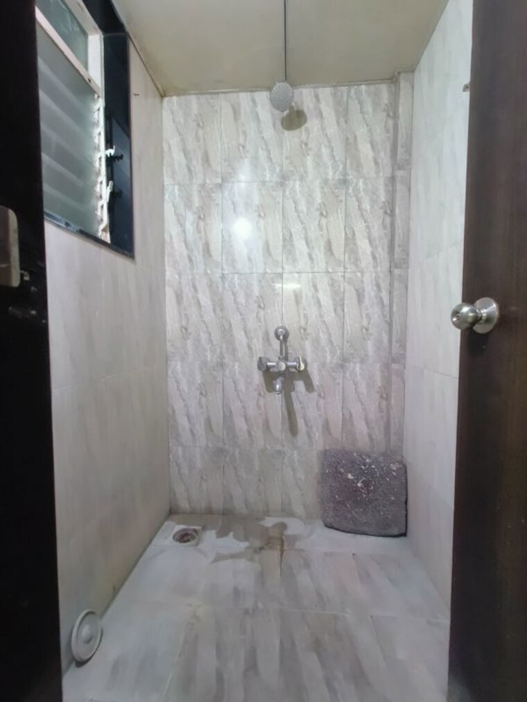 Bathroom, paranjape-abhiruchi-parisar 1.5 Bedroom 600 Sq.Ft. Apartment In Dhayari Pune 10167594
