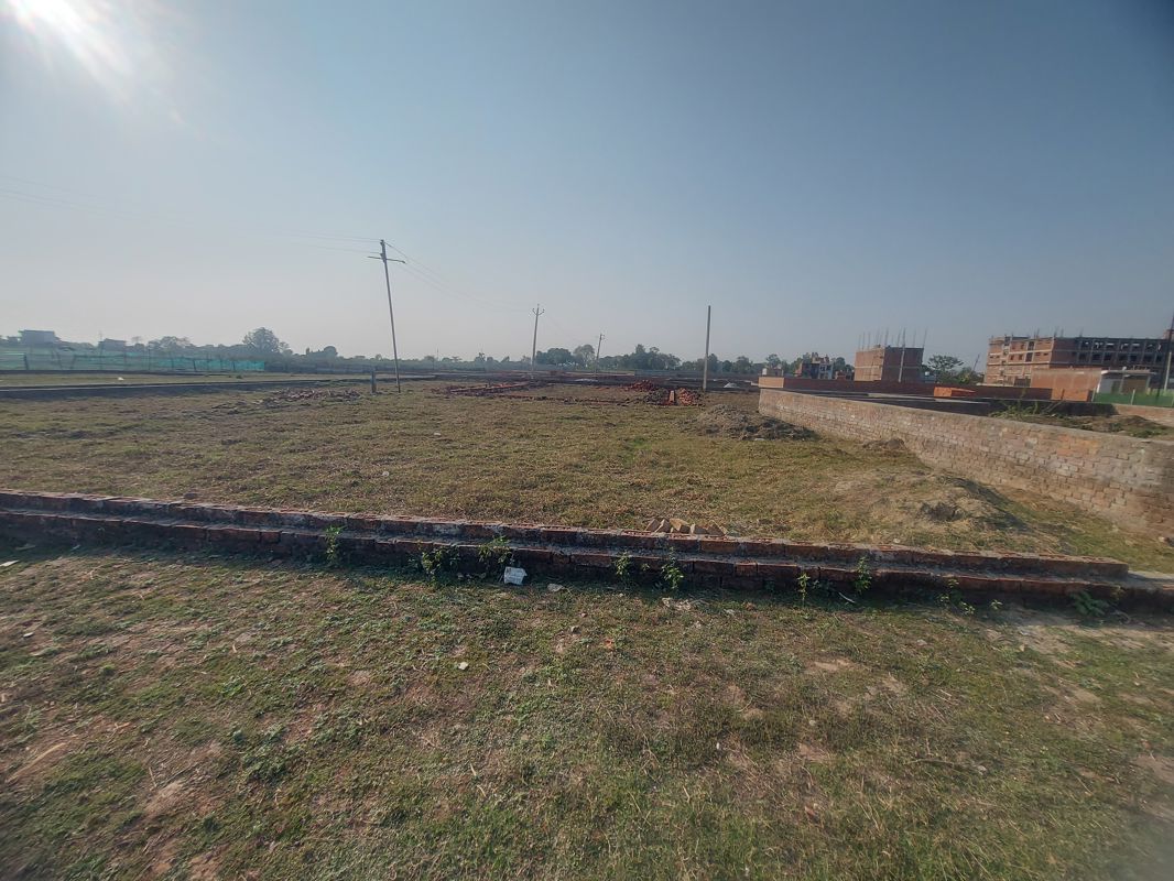 Plot For Sale in Raebareli Road