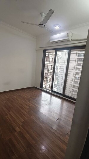 Room in 3 BHK Apartment at Shreeji Atlantis, Malad West – for Rent