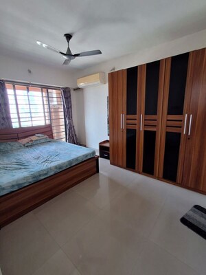 Room in 2 BHK Apartment at Thakur Vishnu Shivam Tower, Kandivali East – for Rent
