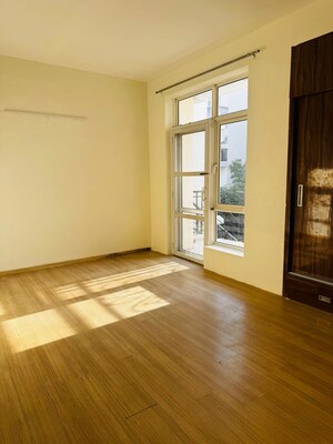 Room in 4 BHK Apartment at Omaxe New Chandigarh, North Mullanpur – for Rent