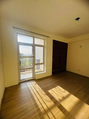 Room in 4 BHK Apartment at Omaxe New Chandigarh, North Mullanpur – for Rent