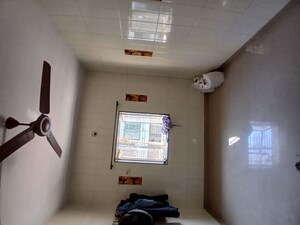 Bathroom in 1 BHK Apartment at Goregaon East – for Rent
