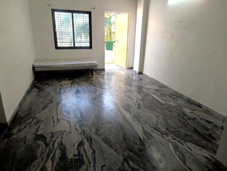 Room, satellite 3 Bedroom 165 Sq.Yd. Apartment In Satellite Ahmedabad 10167690