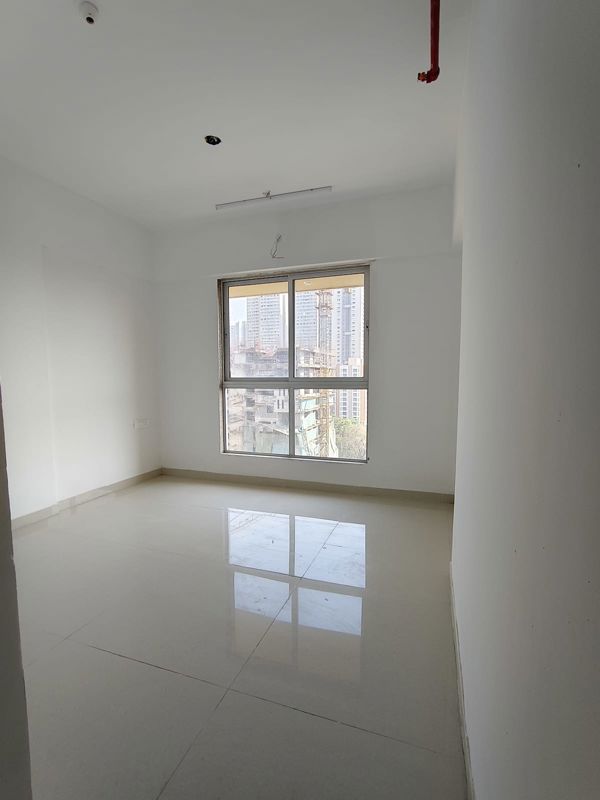 1 BHK + Extra Room Apartment For Sale in Goregaon West