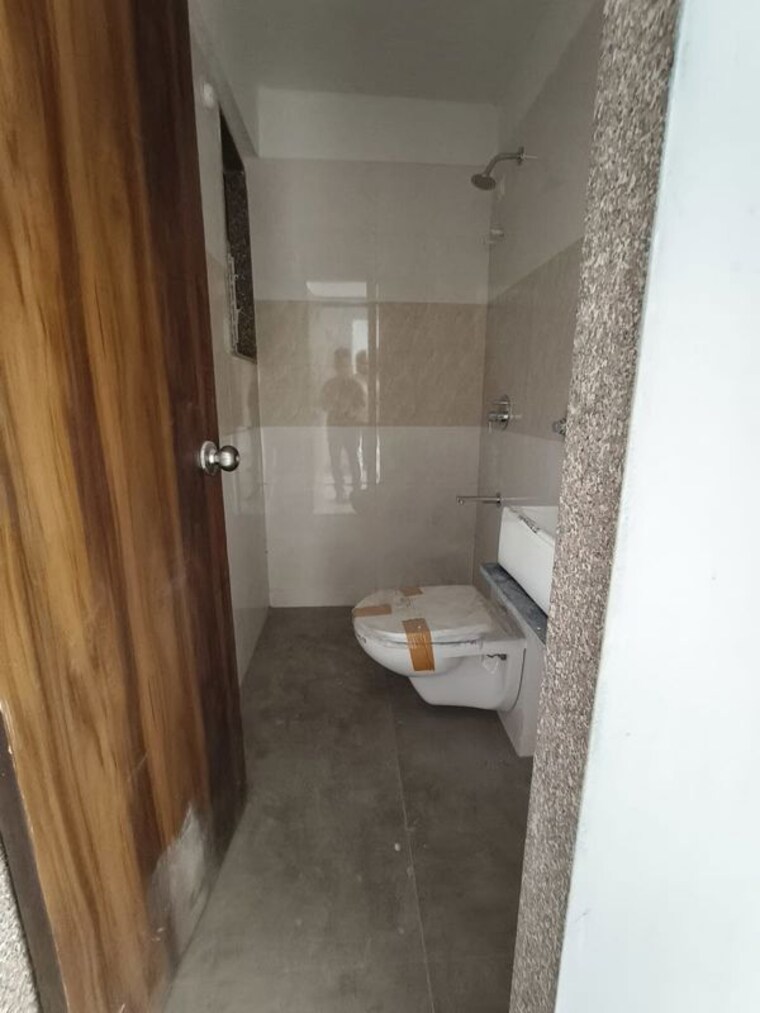 Bathroom, goregaon west 1 Bedroom 420 Sq.Ft. Apartment In Goregaon West Mumbai 10167878