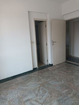 Room in 3 BHK Apartment at Hiranandani Meadows, Manpada – for Sale