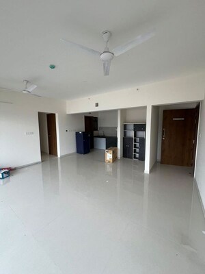 Room in 2 BHK Apartment at Galaxy One, Kharadi – for Rent