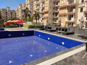 Swimming Pool in 3.5 BHK Apartment at Emaar Emerald Floors Premier, Sector 65 – for Rent