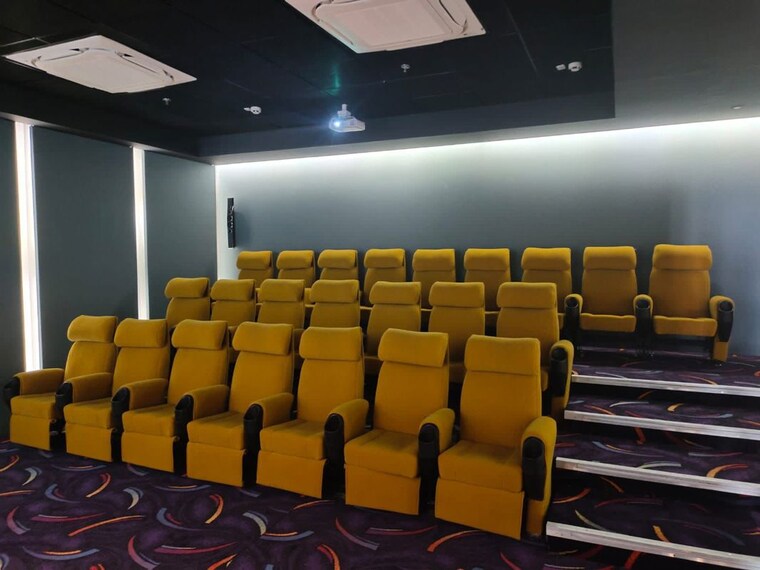 Team Area, emaar-emerald-floors-premier 3.5 Bedroom 1650 Sq.Ft. Apartment In Sector 65 Gurgaon 10167926