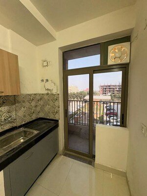 Room in 2 BHK Apartment at Amar Shaheed Path – for Rent