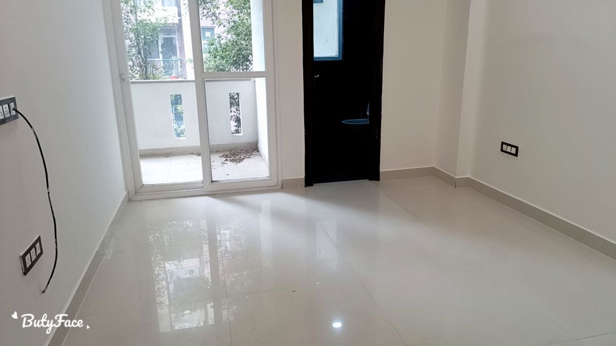 4 BHK + Servant Room Apartment For Rent in Uppal Southend