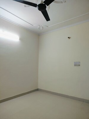 Room in 2 BHK Builder Floor at Ansal Plaza Sector-23, Sector 23 – for Rent