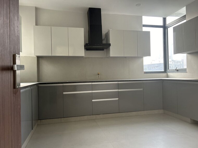 Kitchen, emaar-mgf-emerald-hills 3.5 Bedroom 2250 Sq.Ft. Apartment In Sector 65 Gurgaon 10167988