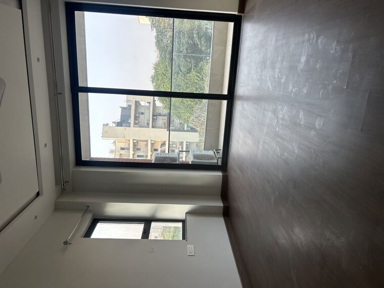 Room, emaar-mgf-emerald-hills 3.5 Bedroom 2250 Sq.Ft. Apartment In Sector 65 Gurgaon 10167988