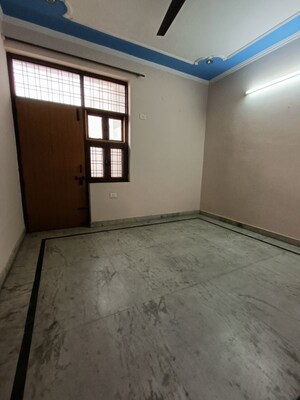 Room in 2 BHK Builder Floor at Sector 10a – for Rent