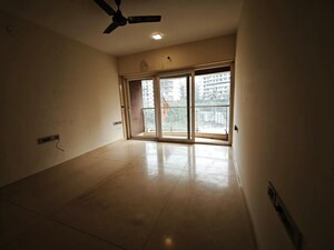 Room in 3 BHK Apartment at Godrej Central, Chembur – for Rent
