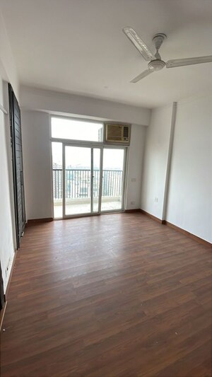 Room in 3 BHK Apartment at SKA Orion, Sector 143b – for Sale