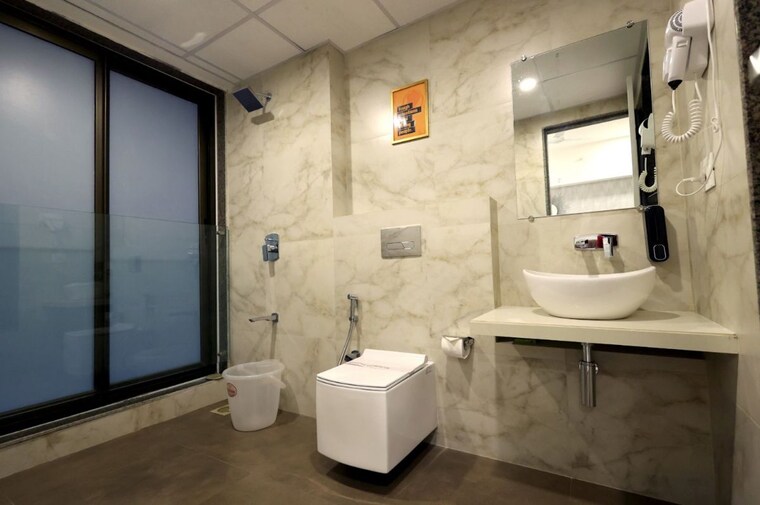 Bathroom, kanakia-silicon-valley 3 Bedroom 1282 Sq.Ft. Apartment In Powai Mumbai 10168083