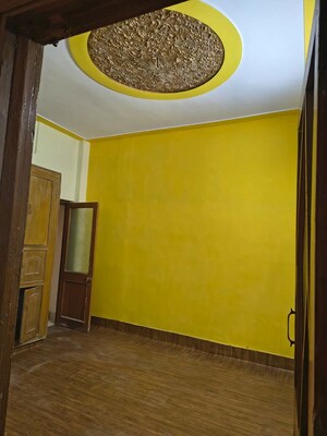 Room in 2 BHK Builder Floor at Aman Vihar – for Rent