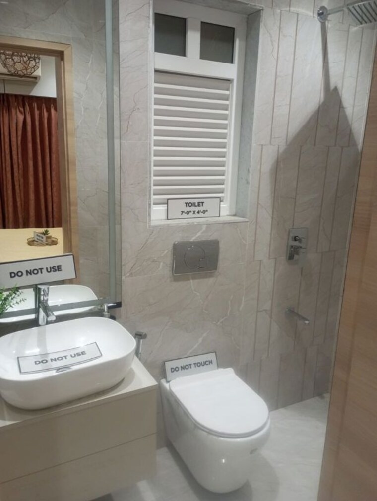 Bathroom, kurla east 1 Bedroom 390 Sq.Ft. Apartment In Kurla East Mumbai 10168096