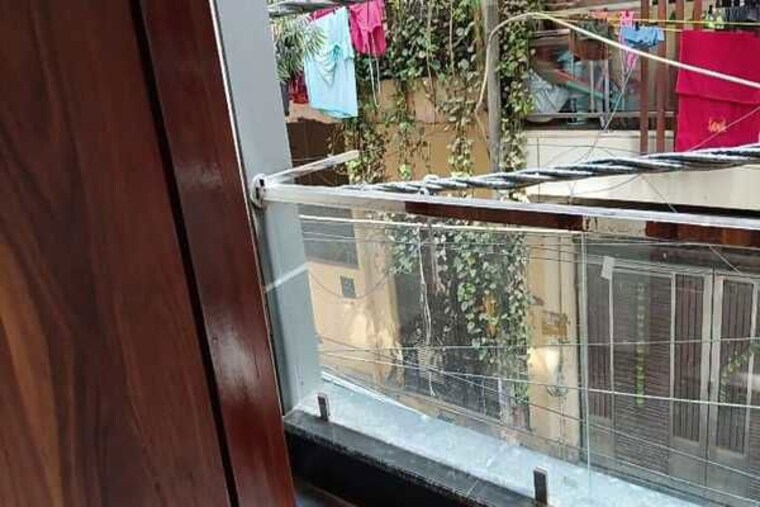 Balcony, mahavir enclave 2.5 Bedroom 64 Sq.Yd. Apartment In Mahavir Enclave Delhi 10168106