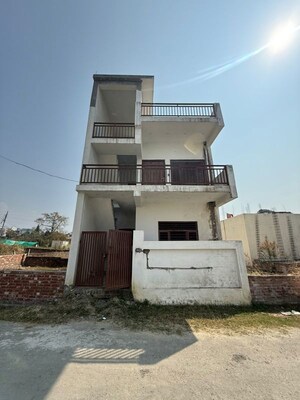 3 BHK Independent House For Rent in Aman Vihar
