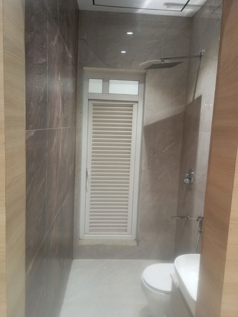 Bathroom, kurla east 2 Bedroom 550 Sq.Ft. Apartment In Kurla East Mumbai 10168114