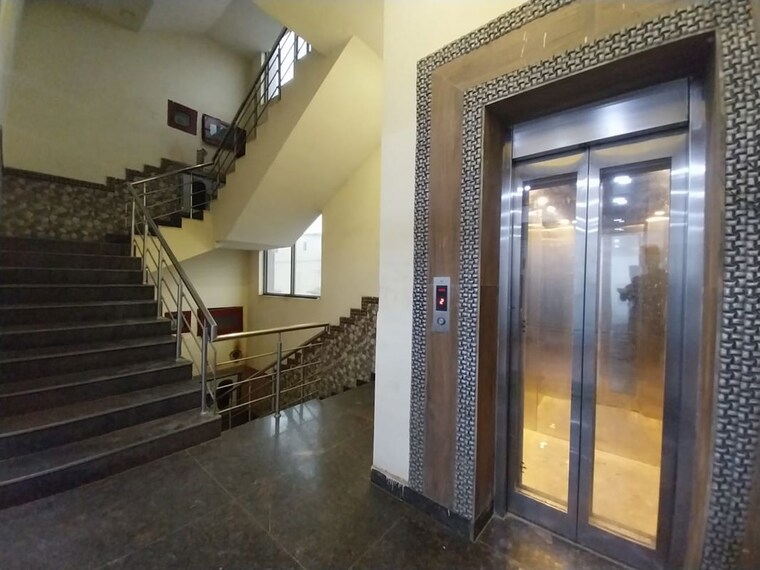 undefined, pinnacle-tower-sector-62 Commercial Office Space 2400 Sq.Ft. In Sector 62 Noida 10168137