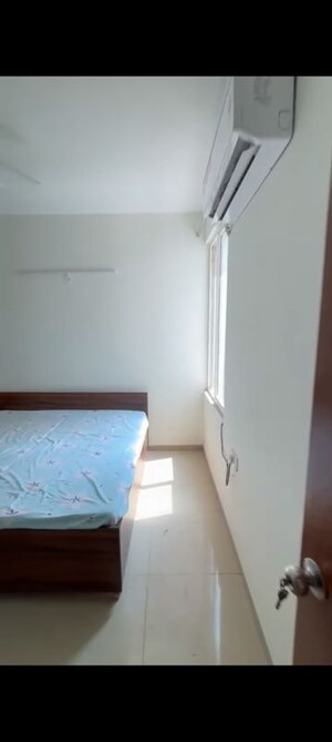Furnished Amenities in 2 BHK Apartment at Shree Vardhman Green Court, Sector 90 – for Rent