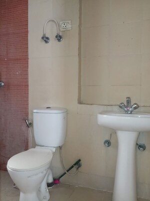 Attached Bathroom in 2.5 BHK Apartment at Sector 16c Greater Noida – for Rent