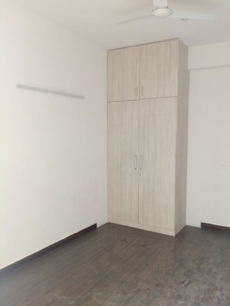 Room, sector 16c greater noida 2.5 Bedroom 1190 Sq.Ft. Apartment In Sector 16c Greater Noida Greater Noida 10168152