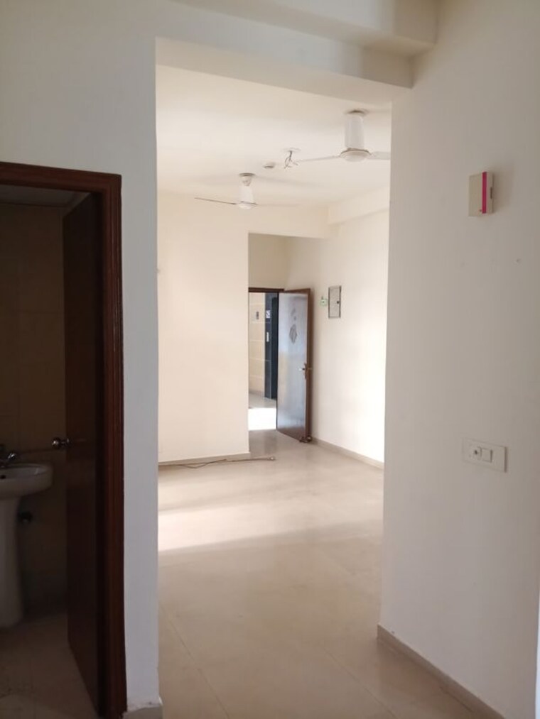 Other, sector 16c greater noida 2.5 Bedroom 1190 Sq.Ft. Apartment In Sector 16c Greater Noida Greater Noida 10168152