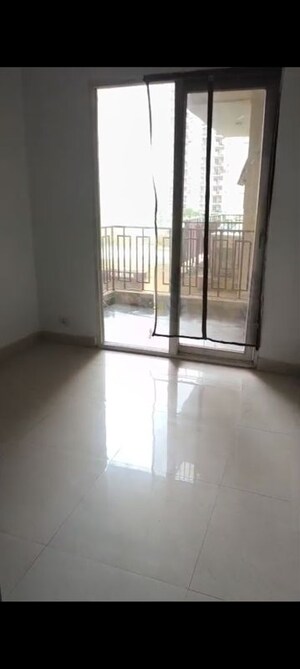 Room in 2 BHK Apartment at Signature Global The Roselia, Sector 95a – for Rent